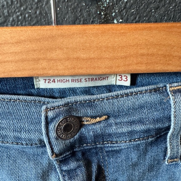 Levi’s 724 Light Wash Distressed High Rise Straight Size 33 - Picture 2 of 4